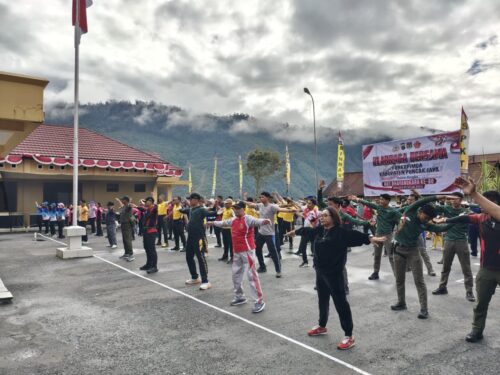 Senam Jumat Sehat Gabungan TNI, Polri dan Pemda Kabupaten Puncak Jaya