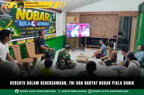 Bersatu Dalam Kebersamaan, TNI Dan Rakyat Nobar Piala Dunia