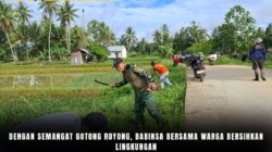 Dengan Semangat Gotong Royong, Babinsa Bersama Warga Bersihkan Lingkungan