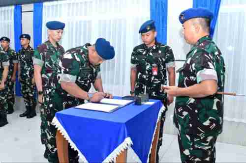 Komandan Lanud Sjamsudin Noor Pimpin Sertijab Kadispers, Tegaskan Pembinaan Personel sebagai Pilar Kekuatan Satuan Komandan Lanud Sjamsudin Noor Pimpin Sertijab Kadispers, Tegaskan Pembinaan Personel sebagai Pilar Kekuatan Satuan
