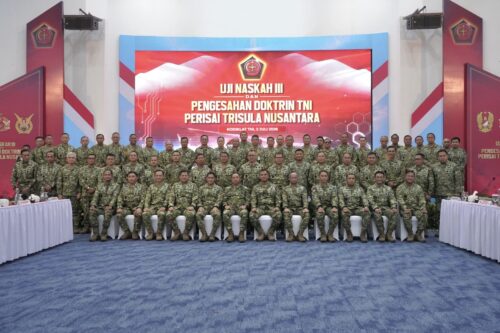 Panglima TNI Pimpin Pengesahan Doktrin "Perisai Trisula Nusantara", Tegaskan Adaptasi TNI Hadapi Perang Modern Panglima TNI Pimpin Pengesahan Doktrin "Perisai Trisula Nusantara", Tegaskan Adaptasi TNI Hadapi Perang Modern