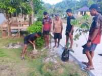 Hijaukan Kampung, Sejahterakan Warga! Satgas TMMD Ke-129 Tanam 500 Pohon Produktif untuk Masa Depan Masyarakat Sesor