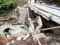 Rehab jembatan capai 50 persen, Satgas TMMD ke-129 Kodim 1807/Sorong Selatan percepat akses dan tingkatkan kesejahteraan warga