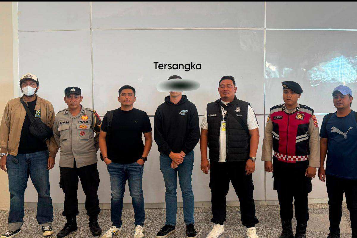 BA akhirnya berhasil diamankan sebelum menaiki pesawat