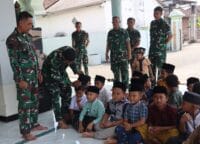 Potret Hangat TMMD 129 Bojonegoro: Kala Prajurit TNI Jadi Sahabat Anak-Anak Desa Kesongo