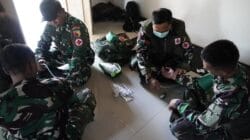 Menjaga “Napas” Pembangunan: Cerita Kemanusiaan dan Kesigapan Tim Kesehatan Satgas TMMD 129 Bojonegoro