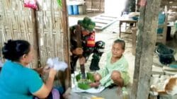 TMMD 129 Bojonegoro: Ketika Babinsa Kesongo Menumbuk Singkong dan Mengukir Kebersamaan dengan Warga