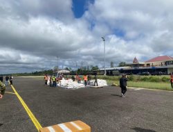 Pasokan Beras ASN Tiba di Yahukimo, Diangkut Hercules C-130 TNI AU