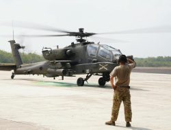 Misi Close Air Support AH-64 Apache Warnai SGS 2026