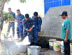Setetes Kepedulian Ditengah Kemarau, Lanud Sjamsudin Noor Kembali Hadir Salurkan Air Bersih Untuk Warga
