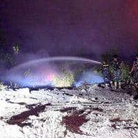 Gelap Malam Tak Jadi Penghalang, Satgas Karhutla Lanud Sjamsudin Noor Kembali Berjibaku Hadang Karhutla Hingga Dini Hari