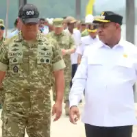 Wapang TNI Tinjau Yonif TP 859/RBK dan KDKMP di Papua
