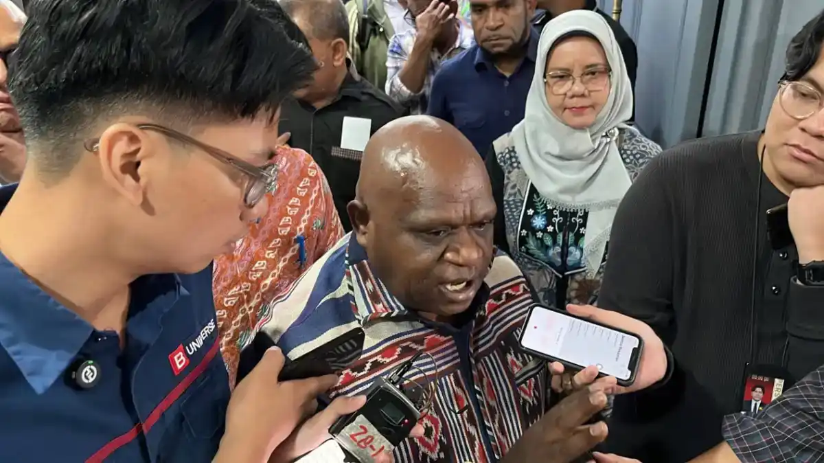 Ia datang ke Bali untuk melaksanakan agenda kedinasan, bukan menunggu perkembangan informasi politik yang berlangsung di Jakarta