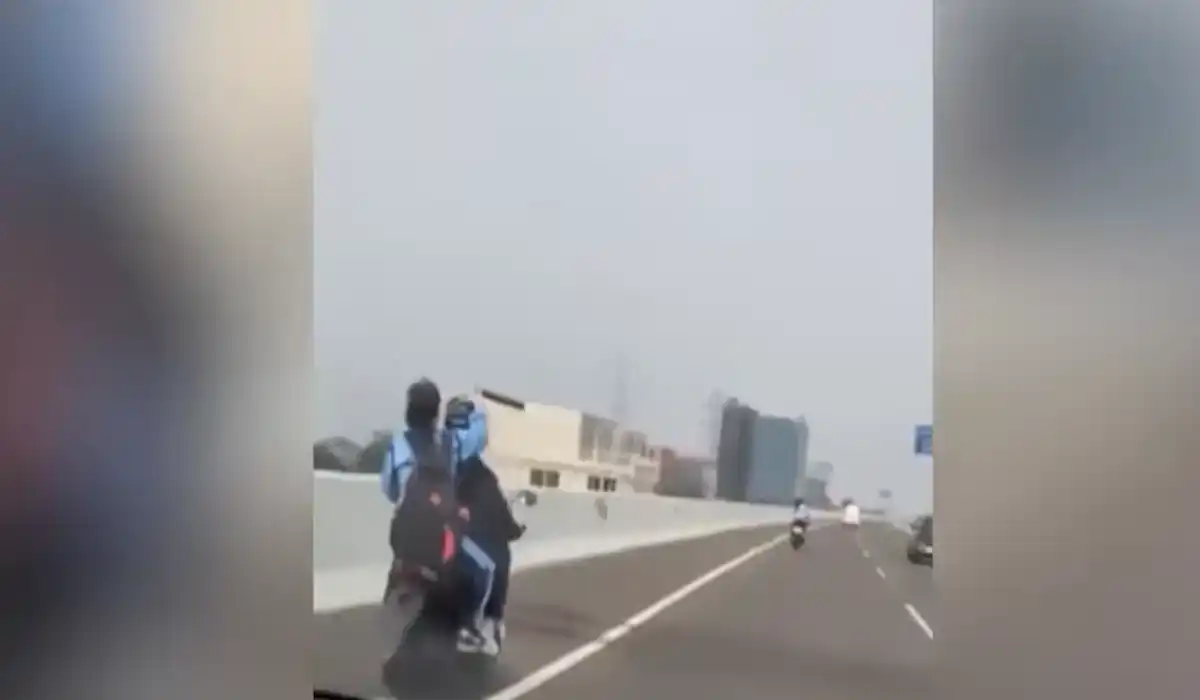 Masuknya dua sepeda motor ke ruas tol diduga terjadi karena pengendara tersesat atau keliru menentukan jalur perjalanan