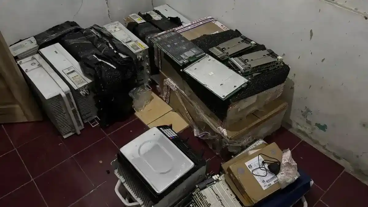 Dari hasil pemeriksaan, perangkat yang ditemukan terdiri atas jenis dan jumlah yang beragam, mulai dari modul UBBP hingga mesin RRU