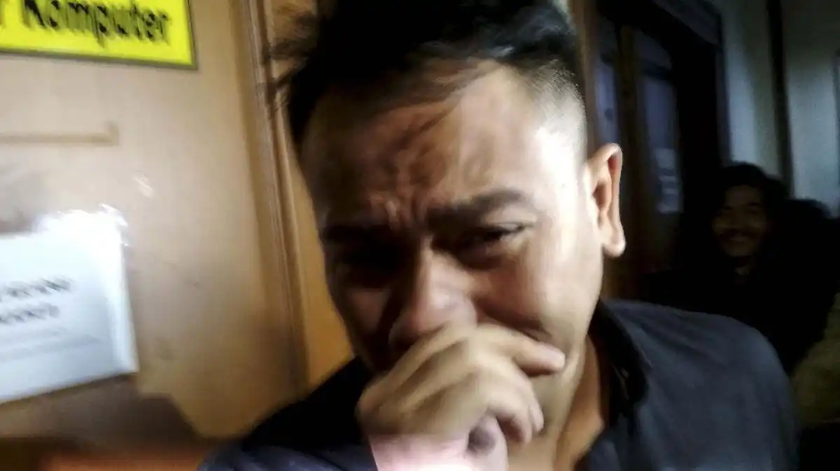 Dede Sunandar Tak Sadarkan Diri dalam Laga Tinju, Vicky Prasetyo Menangis dan Minta Doa