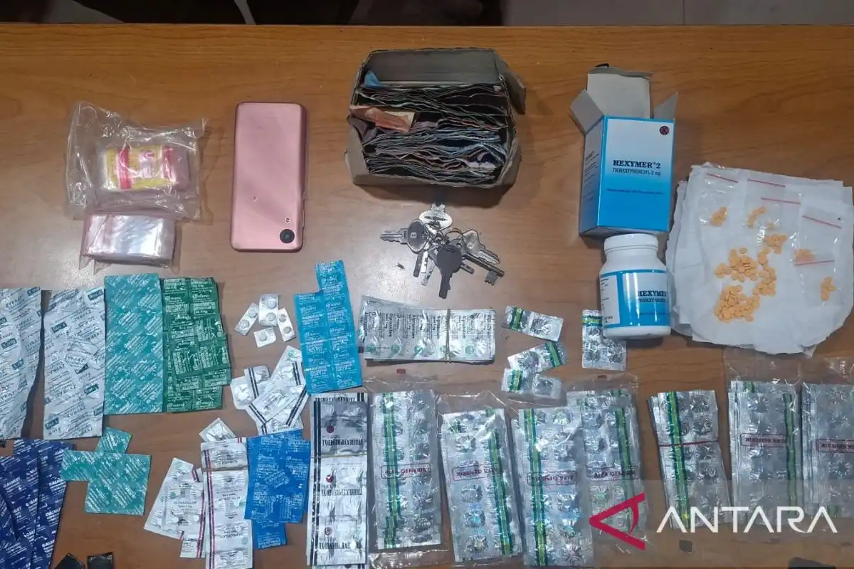 Polisi Memburu Distributor Obat Keras yang Menyuplai Toko Kosmetik di Penjaringan