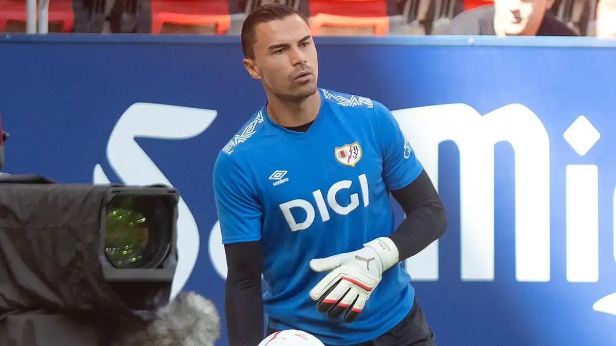 Emil Audero Kembali ke Rayo Vallecano dengan Apresiasi dari Benat San José