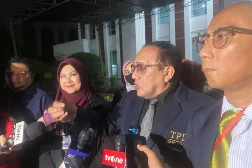 Dokter Tifa Siapkan 120 Saksi dan Ahli untuk Persidangan Ijazah Jokowi