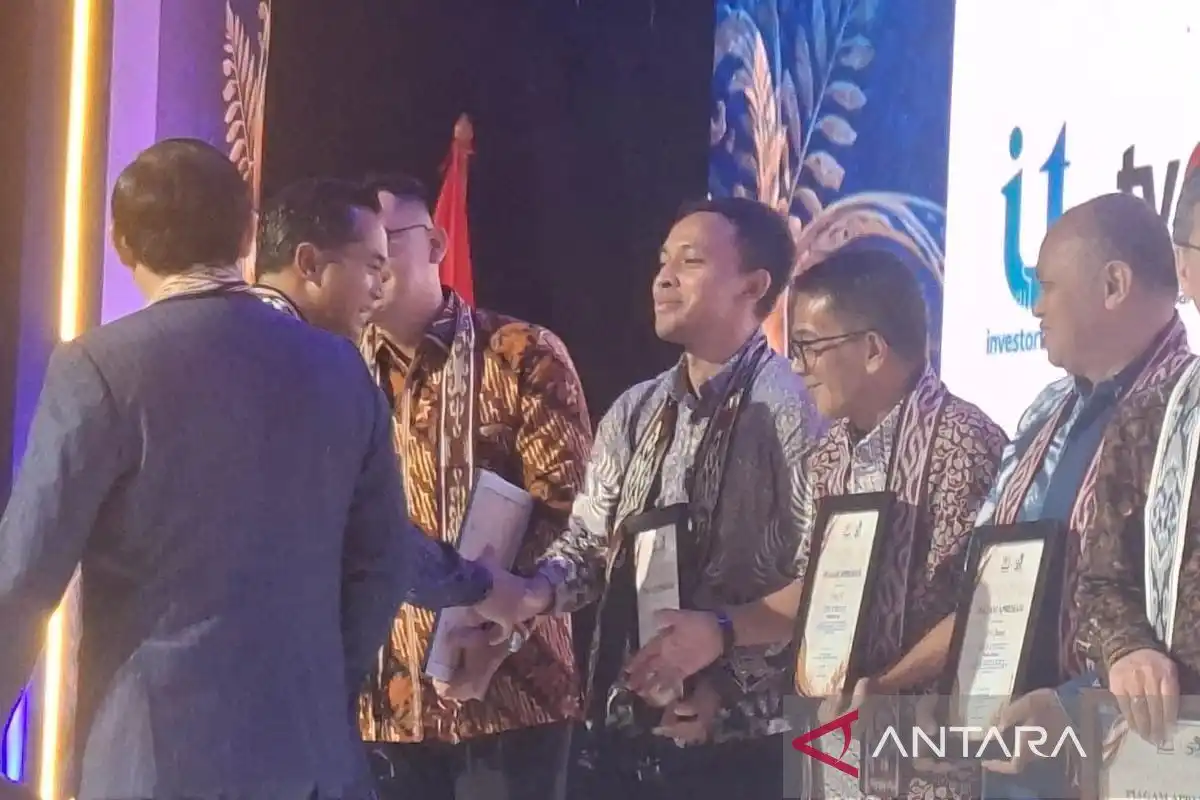 Perum LKBN Terima Penghargaan Kadin Indonesia dalam Perayaan HUT ke-58