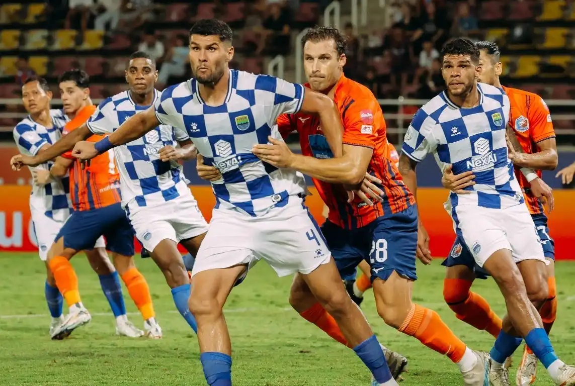 Comeback Persib atas Port FC: Menalo, Berguinho, dan Peralta Jadi Penentu Kemenangan