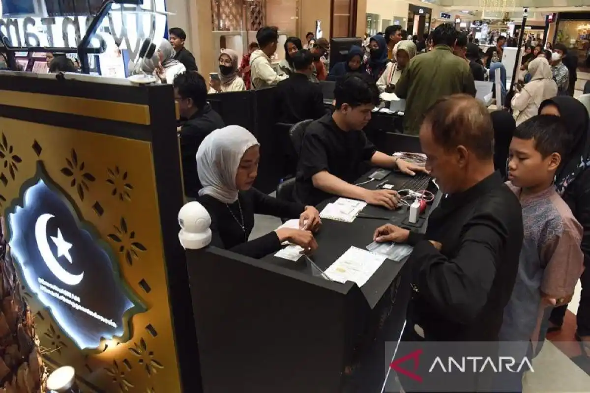 Harga Emas Antam Bertambah Rp7.000 Menjadi Rp2,572 Juta per Gram