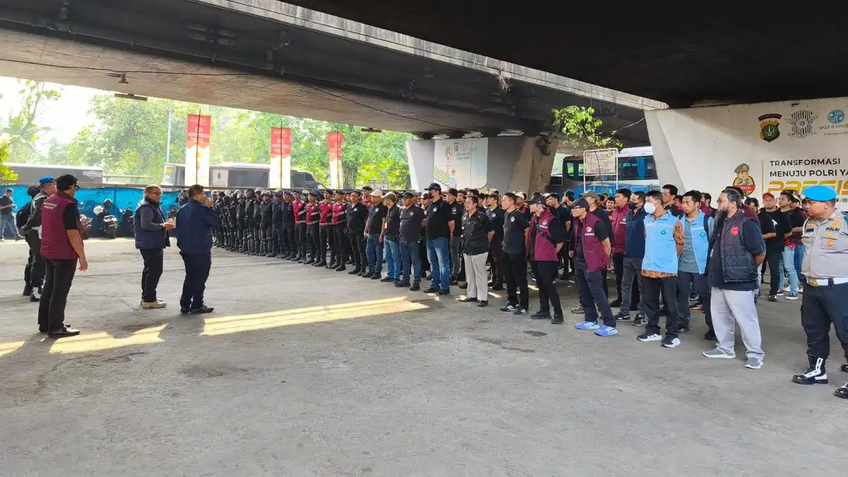 Operasi Narkoba Menangkap 24 Orang di Kampung Ambon dan Kampung Boncos