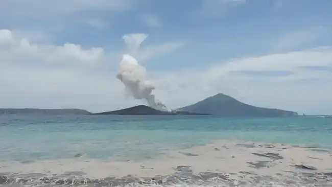 Status Gunung Anak Krakatau Naik ke Siaga Setelah Aktivitas Erupsi Meningkat