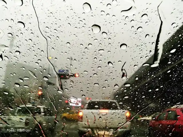 Prakiraan Cuaca Jawa Timur Sabtu: Cerah Berawan, Hujan Lokal, dan Gelombang Selatan hingga 3,1 Meter