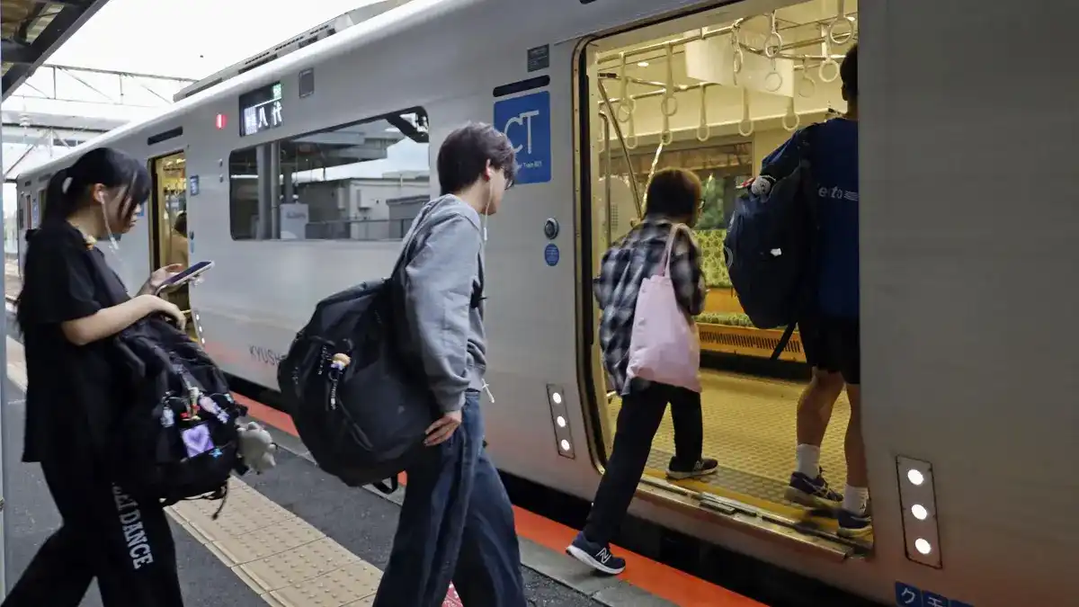Layanan Kereta Kumamoto Kembali Normal Setelah 74 Hari Terganggu Gempa