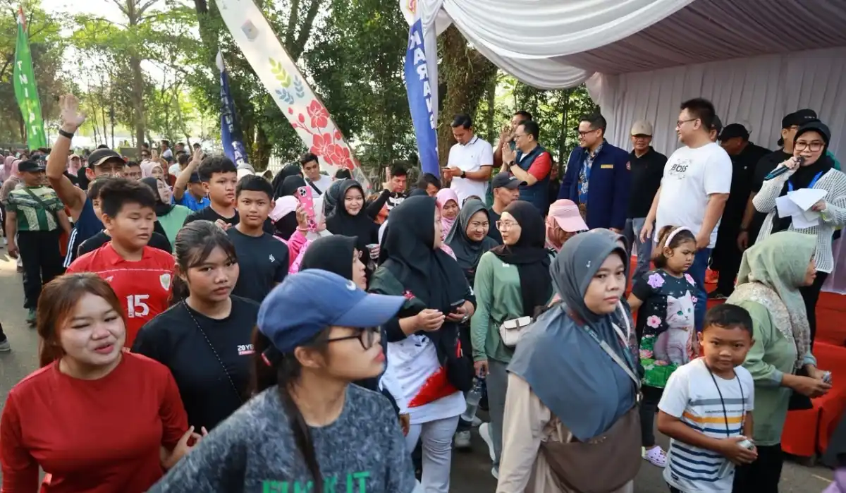 Ribuan Warga Padati Tandon Ciater dalam Jalan Santai Bulan Bakti Karang Taruna