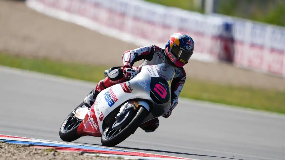 Veda Ega Pratama Amankan Posisi Ketujuh, Brian Uriarte Pole di Moto3 Mandalika 2026