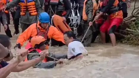 Ratusan Warga Diselamatkan dari Banjir di Kuranji dan Koto Tangah