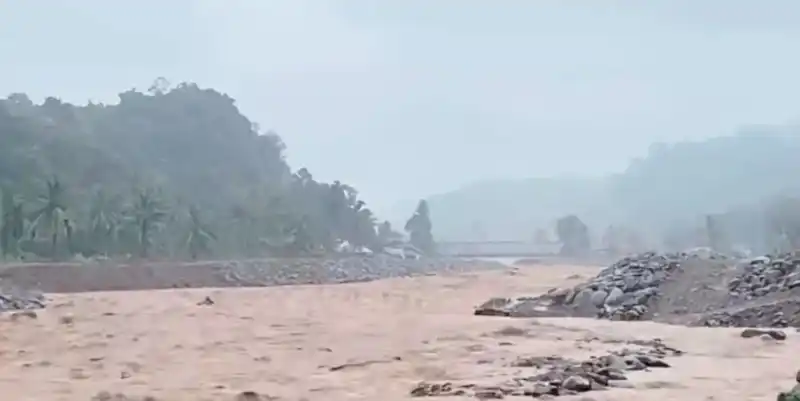 Keselamatan Warga Jadi Sorotan dalam Penanganan Banjir Padang