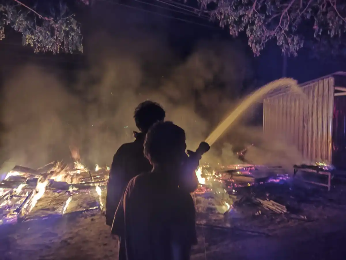 Warung di Area Persawahan Ujungpangkah Gresik Terbakar pada Dini Hari