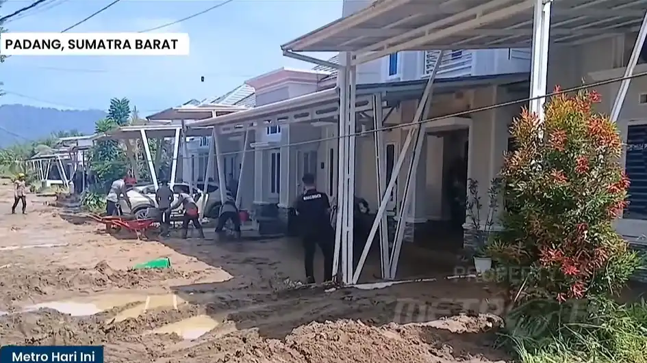 Banjir Bandang Rendam Permukiman di Padang, Warga Soroti EWS yang Tak Berfungsi