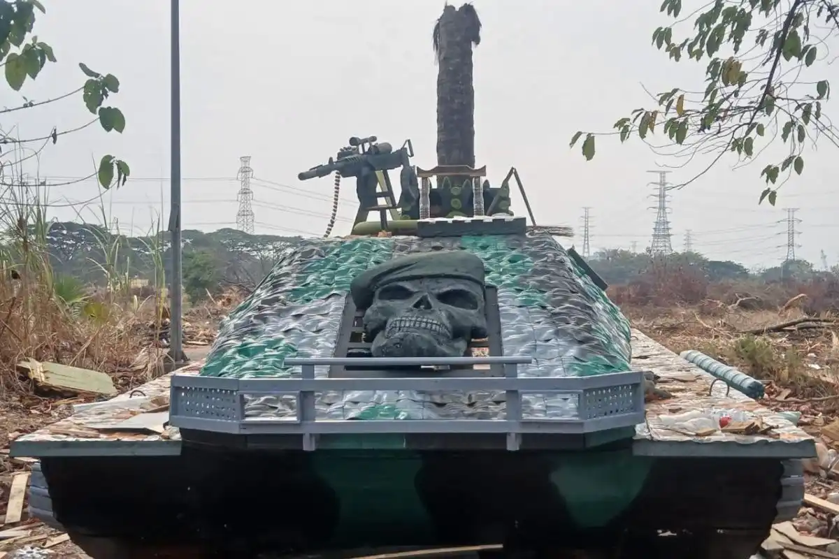Tank Hantu Kali Cilincing, Inovasi Perahu Edukasi dari Sampah Plastik