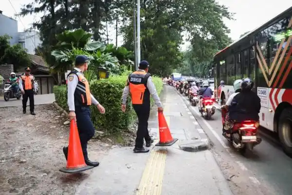 Dishub DKI Kerahkan 1.420 Personel dalam Program Gebrak Pagi untuk Atasi Kemacetan