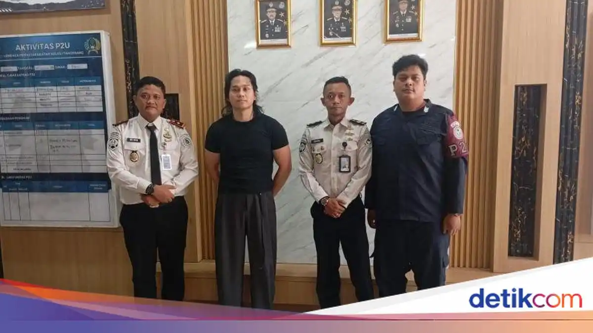 Indra Kenz Kembali ke Lapas Tangerang Setelah Pembebasan Bersyarat Dicabut