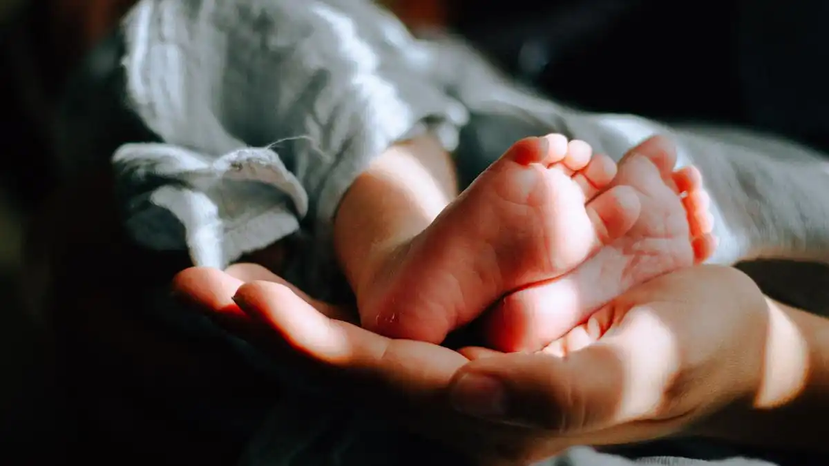 Bayi Alena Meninggal Setelah Diduga Diberi Telur Mentah Saat Demam
