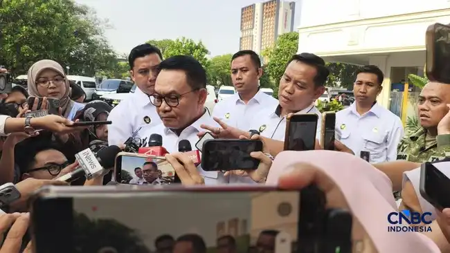 Prabowo Bahas Penanganan Karhutla dan Dampak Asap Lintas Negara