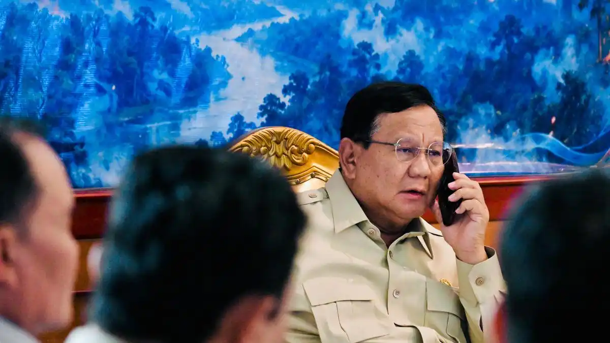 Kabut Asap Ganggu Penerbangan, Prabowo Minta Penanganan Karhutla Dipercepat