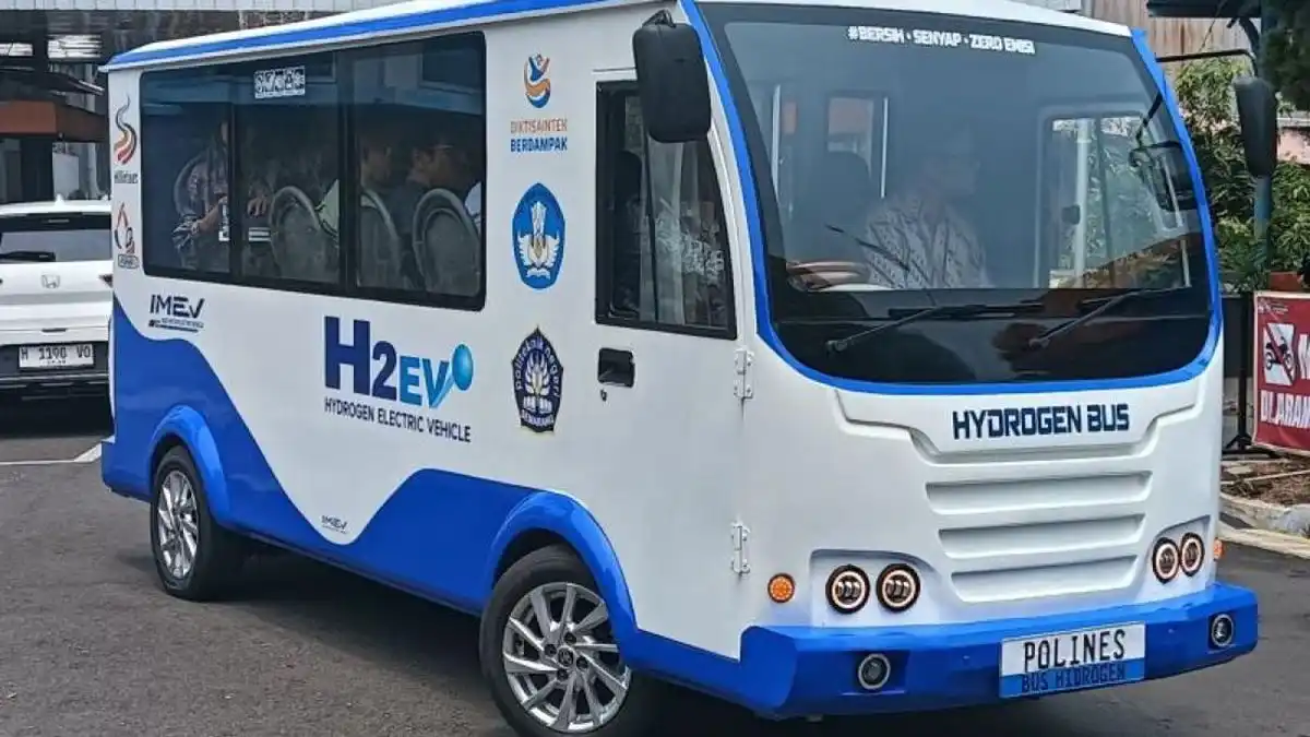 Polines Kembangkan Bus Shuttle Listrik Berbasis Hidrogen untuk Kampus dan Industri