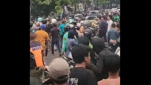 Keributan Penagih Utang dan Warga Pecah di Jalan Bangbarung Bogor