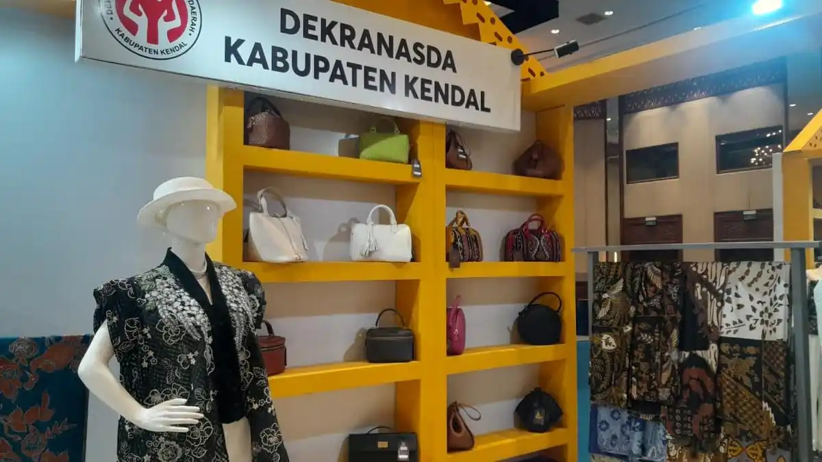 Dari Penggembala dan Ibu Rumah Tangga, Lahir Tas Kulit Anyaman Eksklusif Kendal