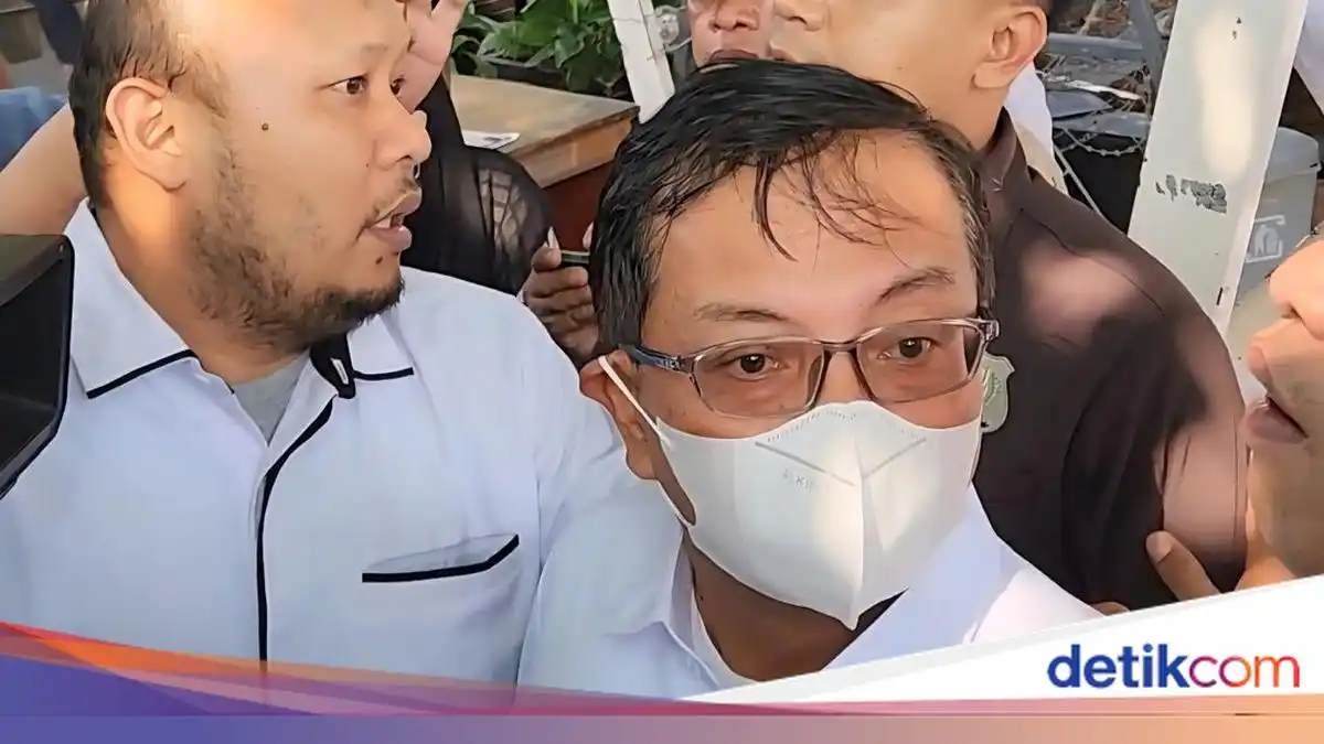 Rustian Tinggalkan Gedung KPK Usai Pemeriksaan dalam OTT Terkait Dugaan Korupsi Dana Kebencanaan