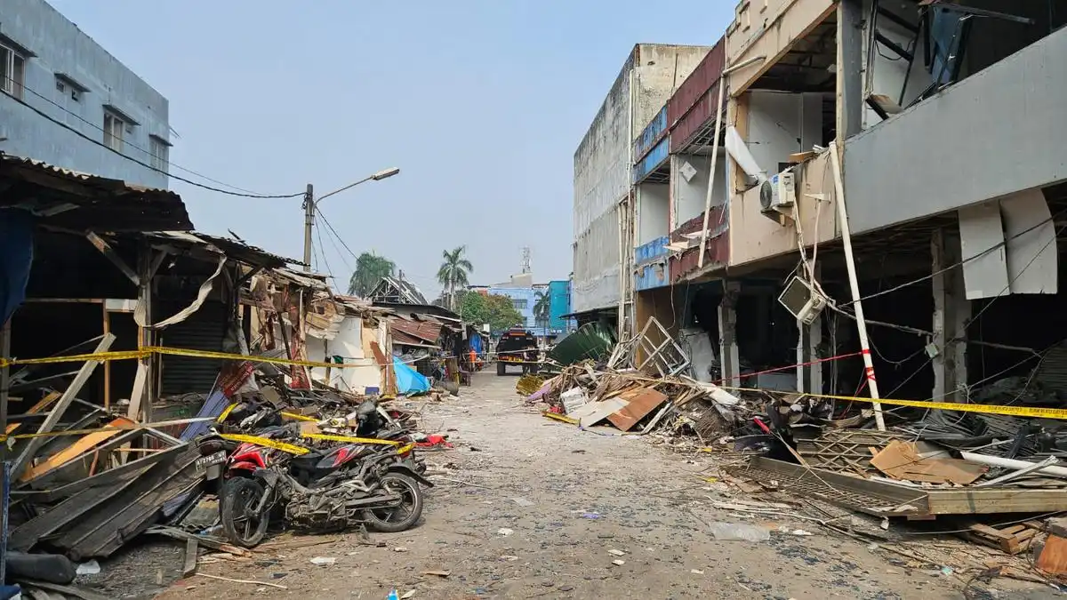 Ledakan di Pasar Cimanggis: Dua Tewas, Deretan Ruko Rusak Berat