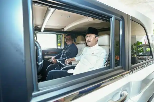 Gus Ipul Menjajal Maung, Apresiasi Kendaraan Produksi Pindad