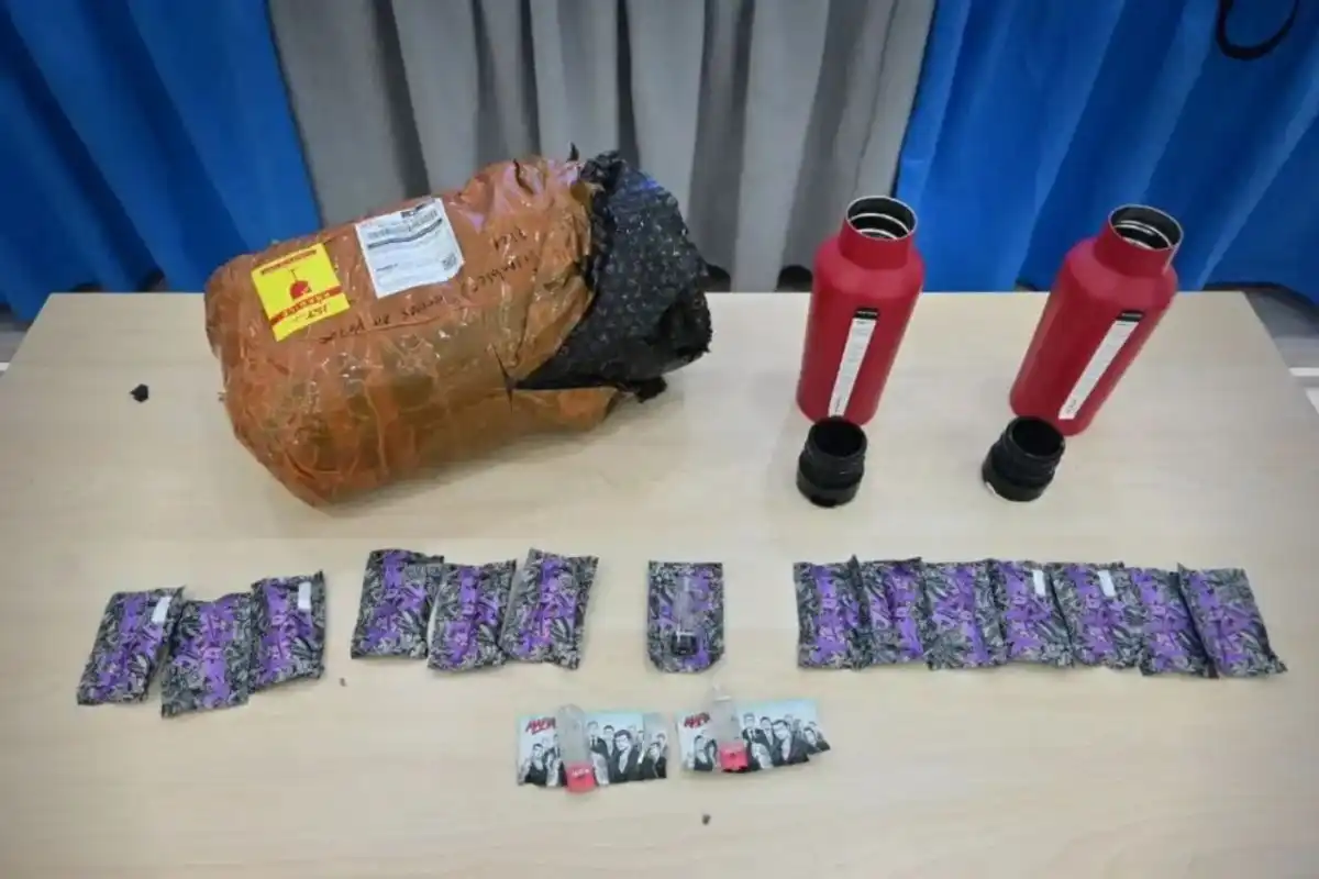 Paket Cairan Diduga Etomidate Digagalkan di Kargo Bandara Pekanbaru