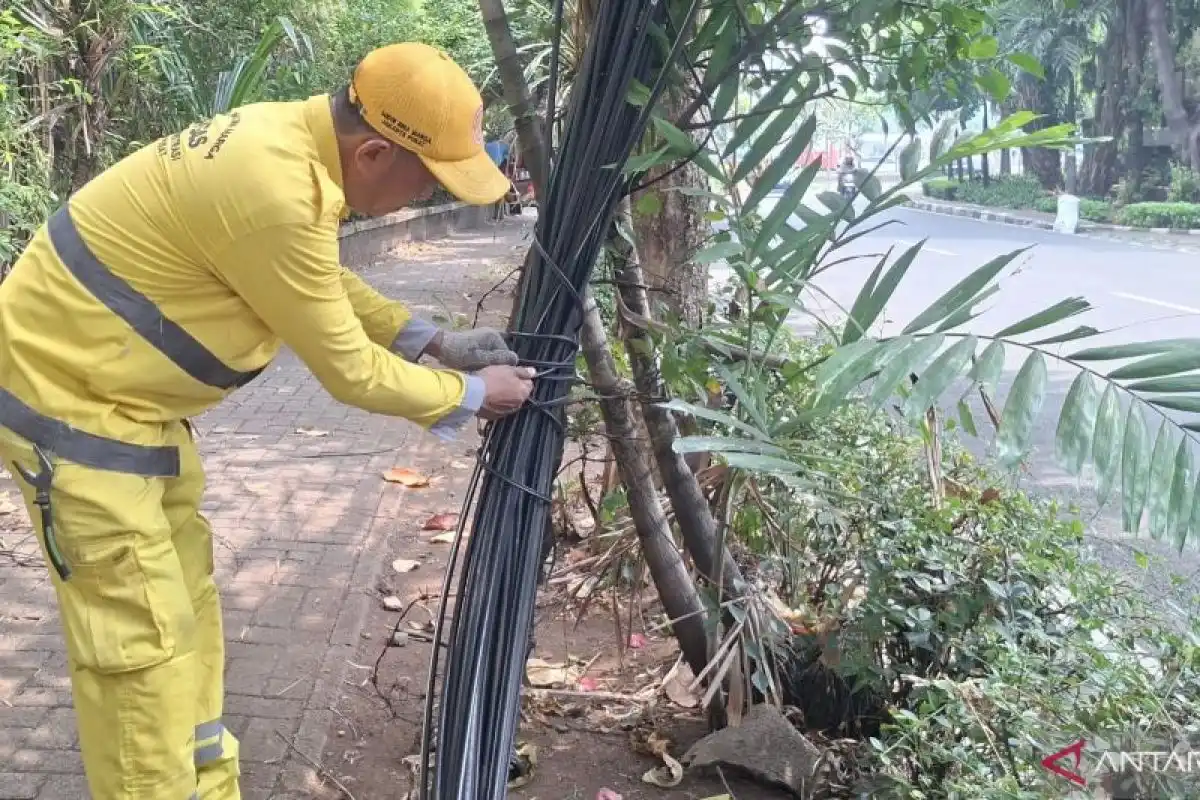 Penataan Kabel Udara di Senen Jangkau Satu Kilometer
